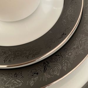 Noritake 12 setting piece China with serving pieces. Like new